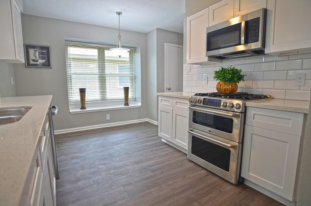 414 Capehill, Houston TX  77598-2618 exterior