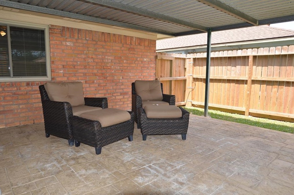 414 Capehill, Houston TX  77598-2618 exterior