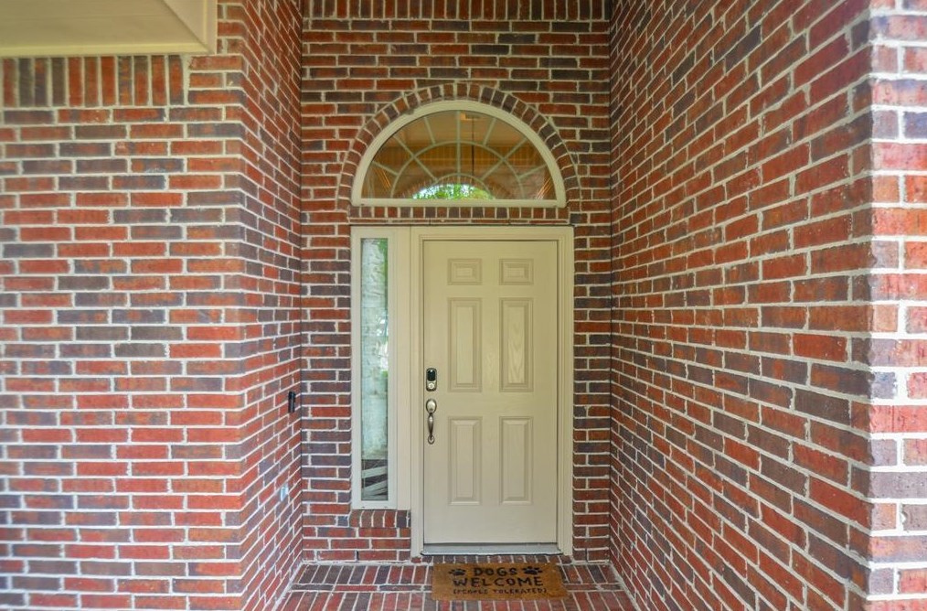 2415 Garden Shadow Dr, Conroe TX  77384-2124 exterior