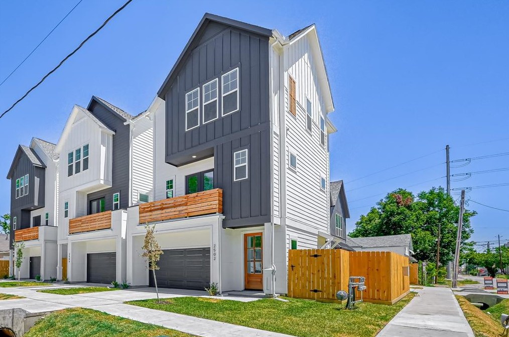2502 Gano St, Houston TX  77009-7916 exterior