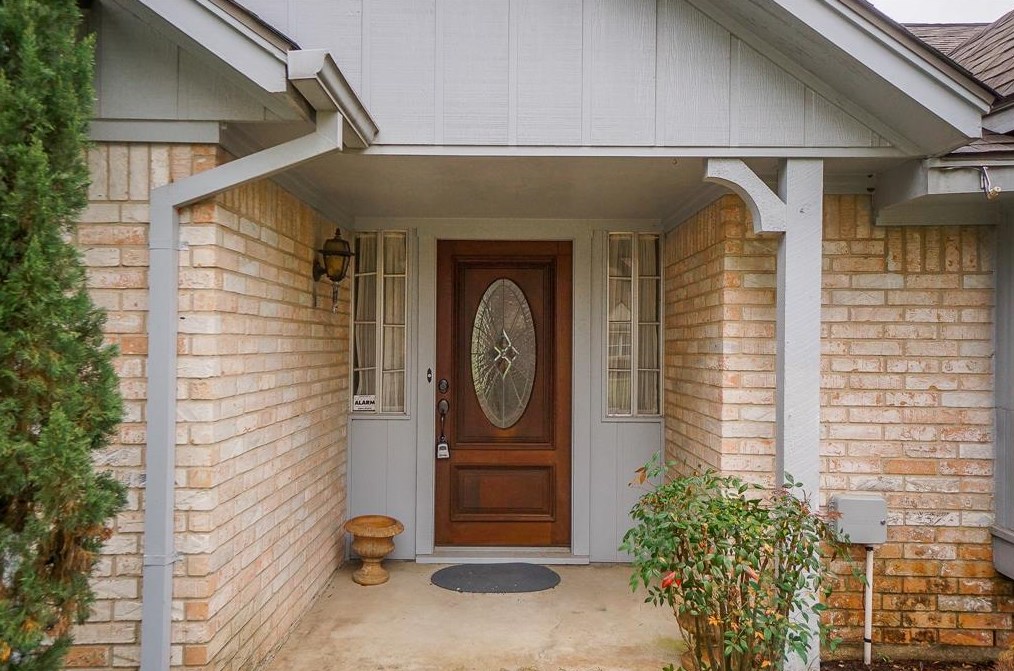 2326 Elmgate Dr, Houston TX  77080-5210 exterior