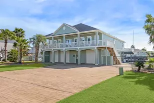 1315 Tiki Dr, Tiki Island, TX 77554 - Photo 1