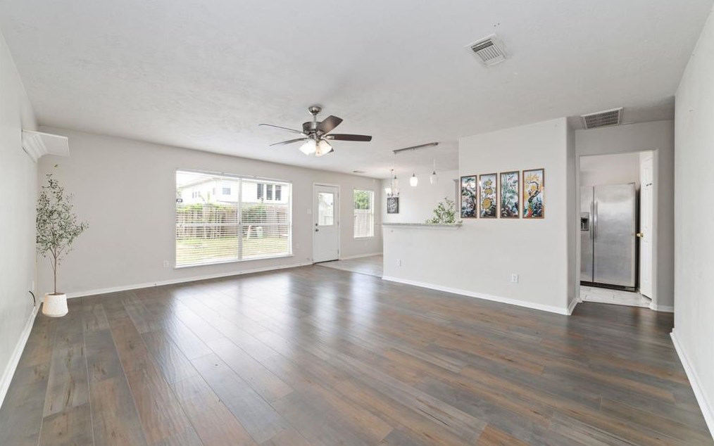 14119 Maximos Dr, Houston TX  77083-8058 exterior