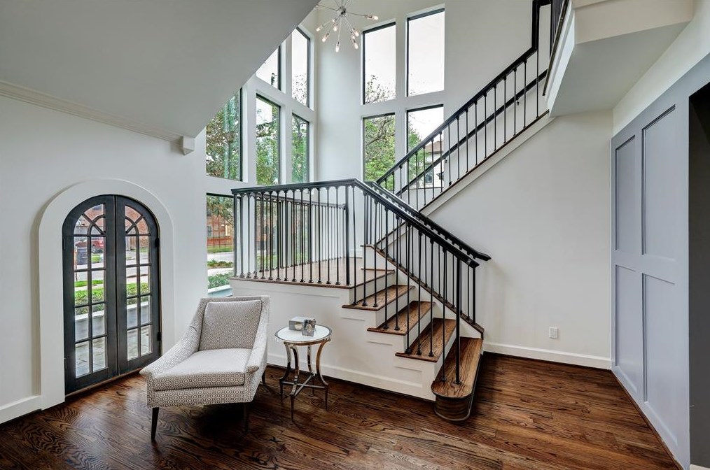 2027 Branard St, Houston TX  77098-2516 exterior