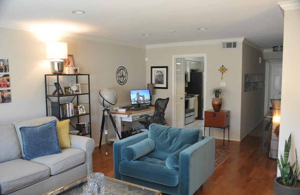 13260 Trail Hollow Dr, Houston TX  77079-0037 exterior