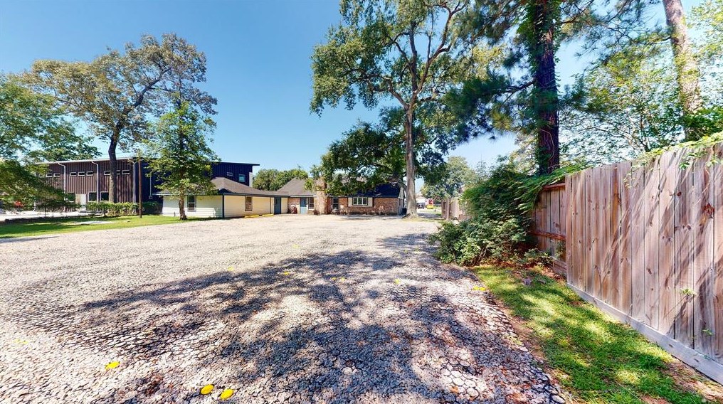 25326 Oakhurst Dr, Spring TX  77386-1425 exterior