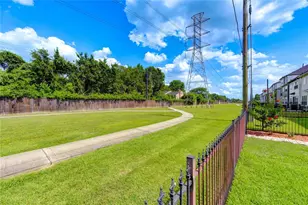 1905 Pueblo Nuevo Path, Houston, TX 77077 - Photo 25