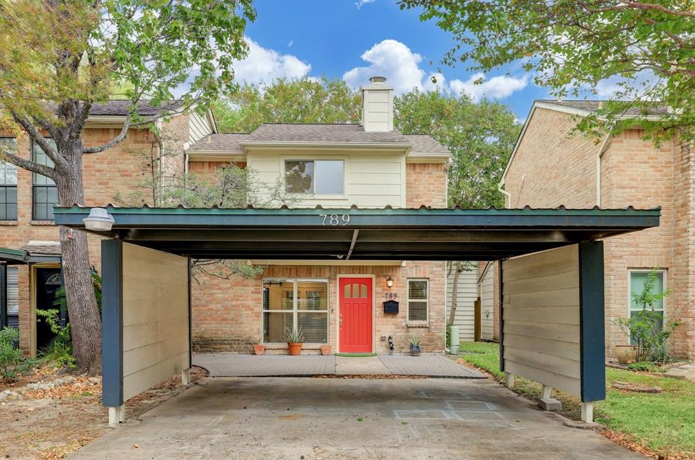 789 Worthshire St, Houston TX  77008-6432 exterior