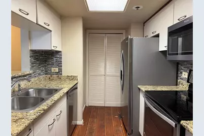 3525 Sage Road #304, Houston, TX 77056 - Photo 3