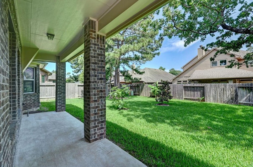 130 Fallow Buck Dr, Conroe TX  77384-1412 exterior