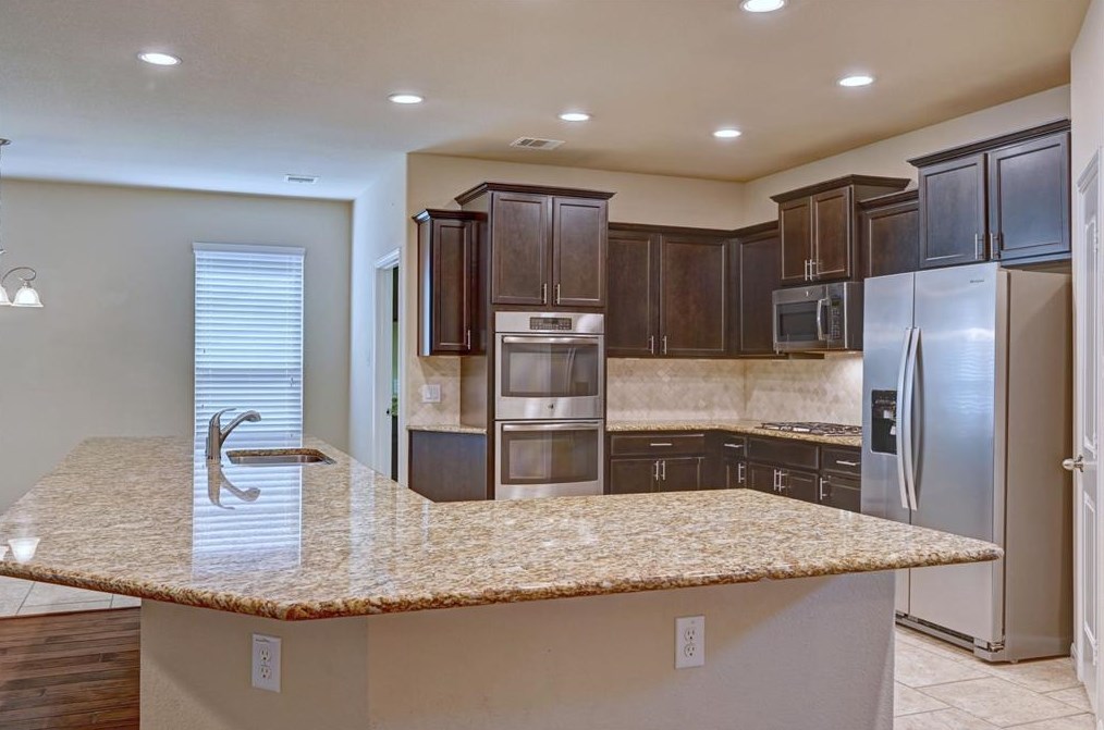 130 Fallow Buck Dr, Conroe TX  77384-1412 exterior