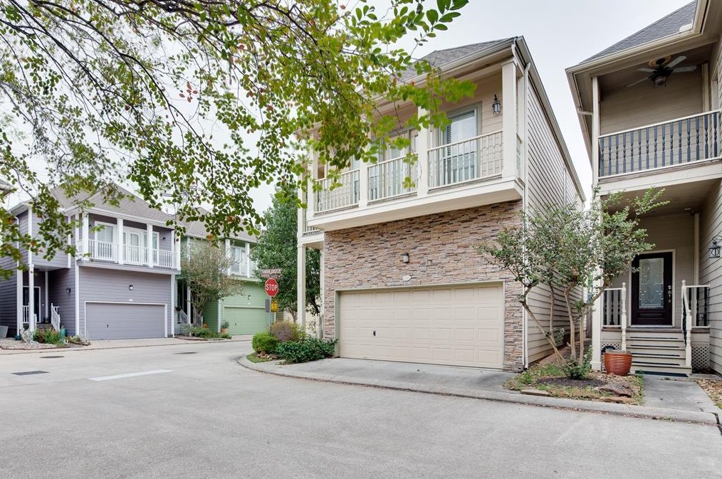 3414 Garden Crest Ln, Houston TX  77018-6345 exterior