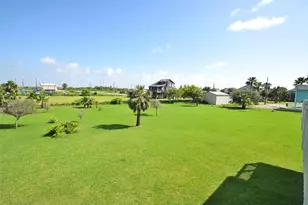 960 Alberdie Dr, Crystal Beach, TX 77650 - Photo 11