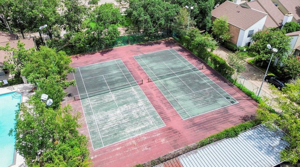 10049 Westpark Dr, Houston TX  77042-5950 exterior