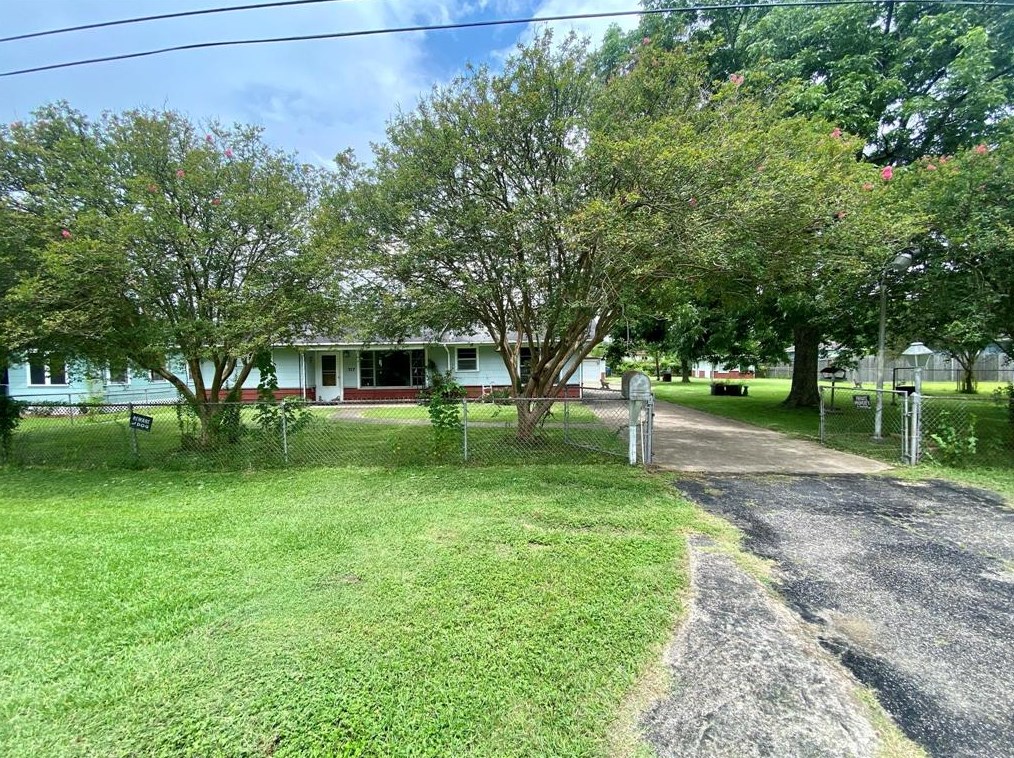 317 Scarlett St, Baytown TX  77520-1947 exterior