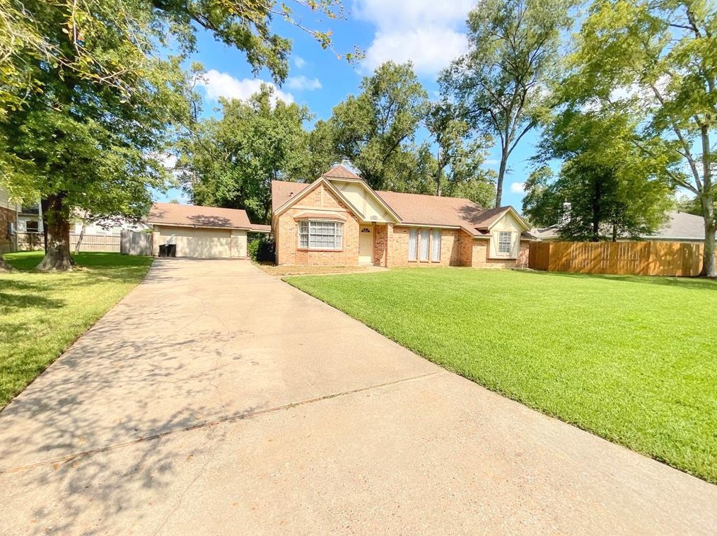 506 Helmsman St, Crosby TX  77532-5521 exterior