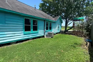 323 Avenue J, Baytown, TX 77520 - Photo 17