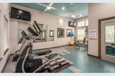 4611 N Interstate 35 Frontage Rd, Austin, TX 78722 - Photo 29