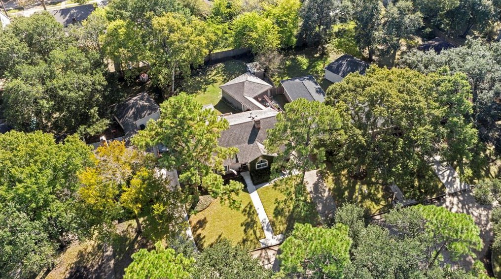 12331 Westmere Dr, Houston TX 77077-3717 exterior