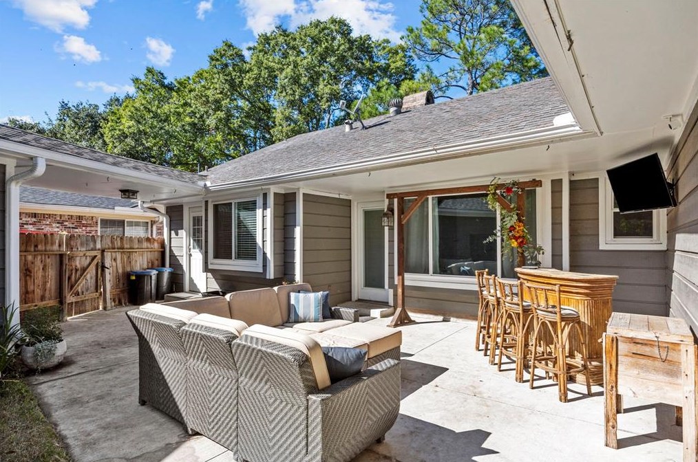 12331 Westmere Dr, Houston TX 77077-3717 exterior