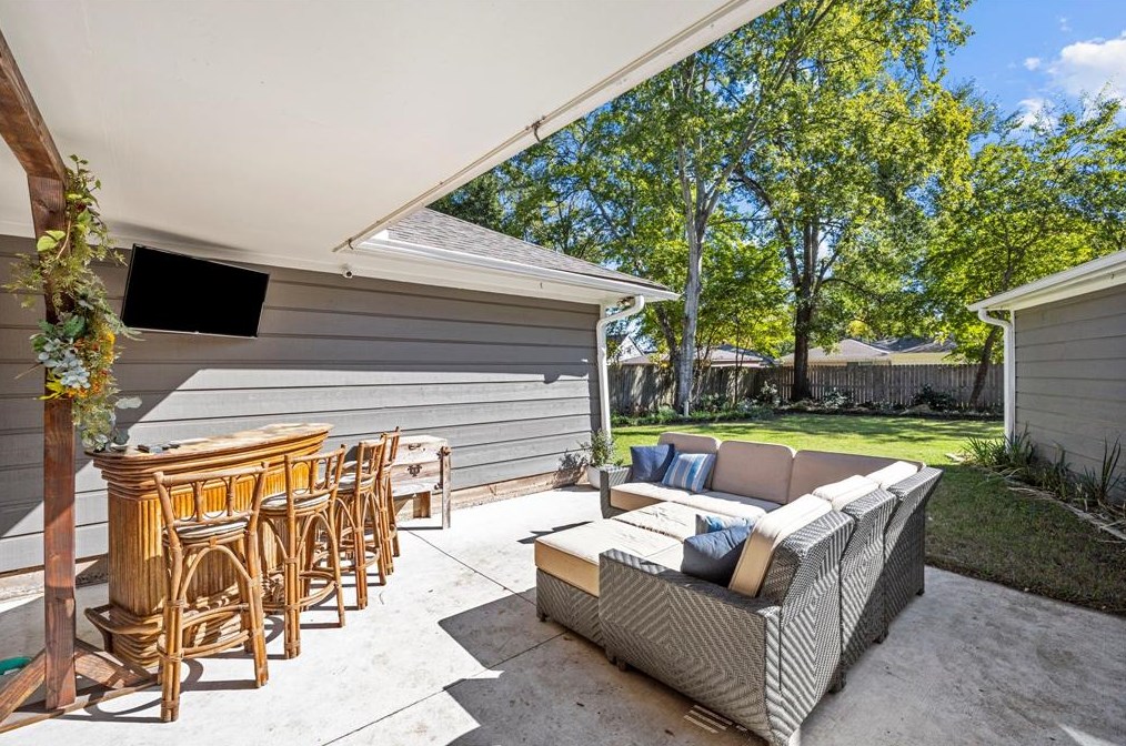 12331 Westmere Dr, Houston TX 77077-3717 exterior