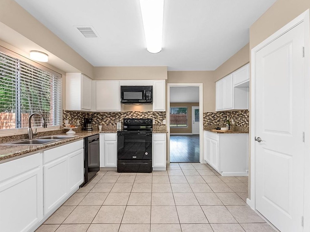 7102 Briarfield Dr, Spring TX  77379-4797 exterior