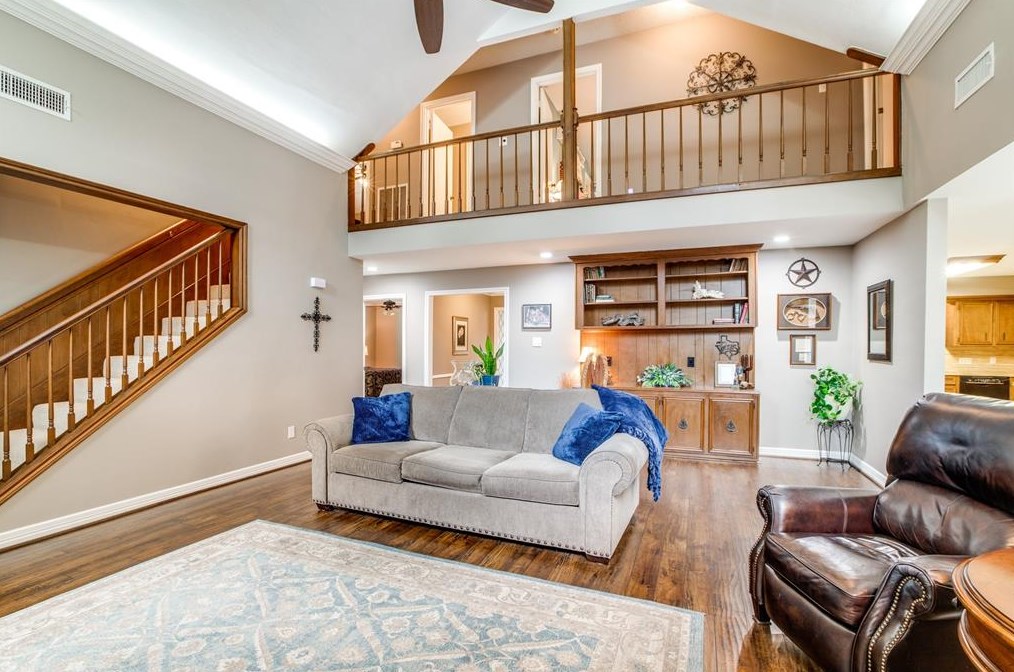 10426 Cypresswood Dr, Houston TX  77070-2807 exterior