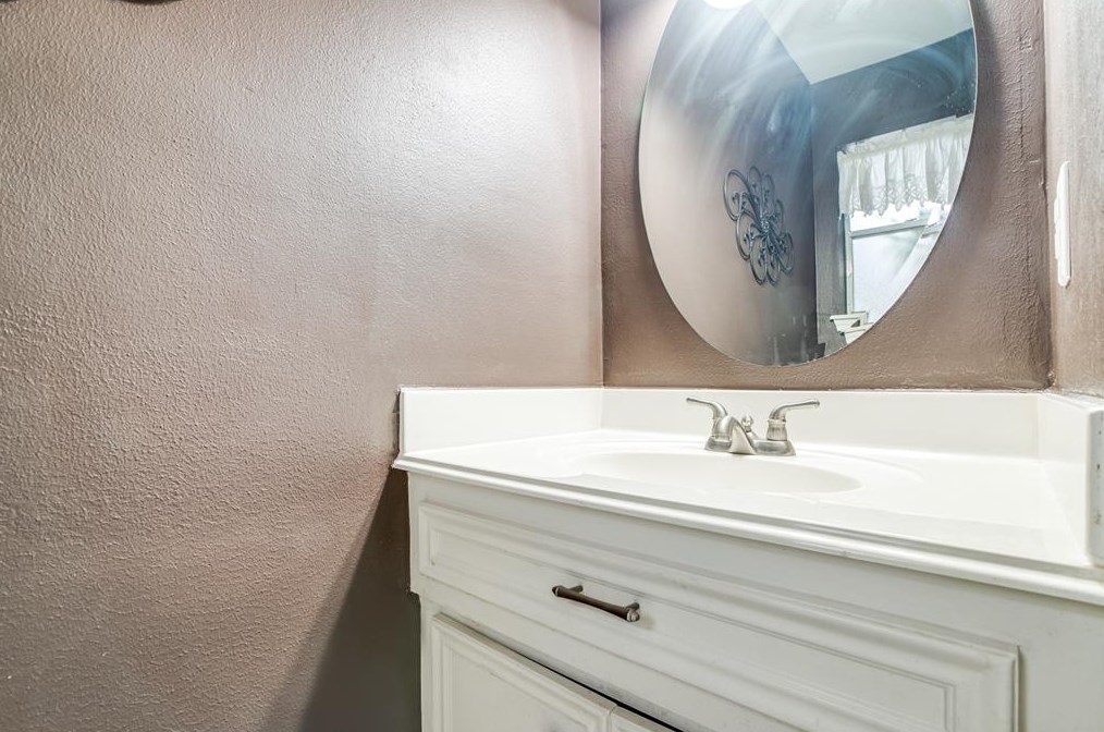 10426 Cypresswood Dr, Houston TX  77070-2807 exterior