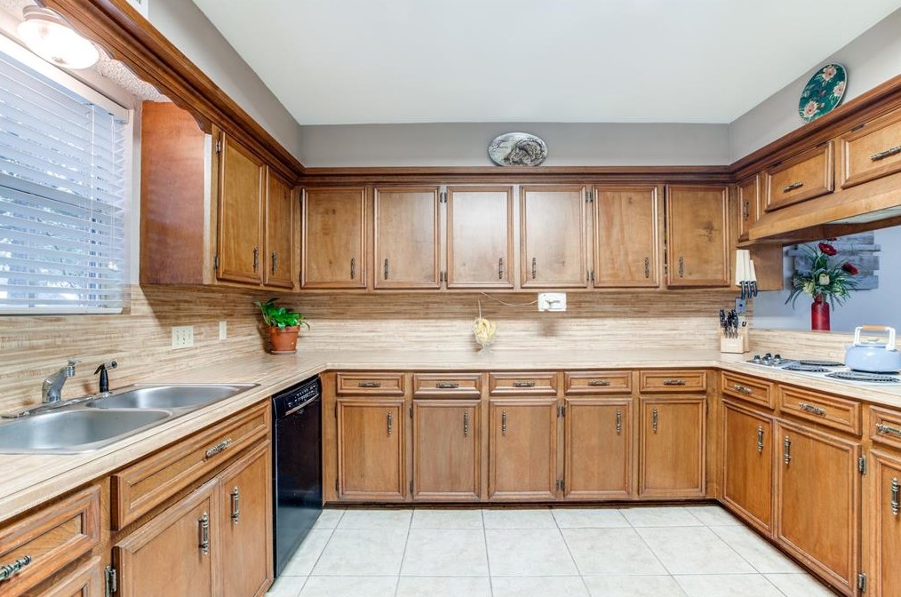 10426 Cypresswood Dr, Houston TX  77070-2807 exterior