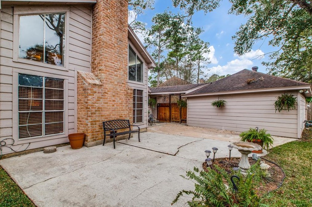 10426 Cypresswood Dr, Houston TX  77070-2807 exterior