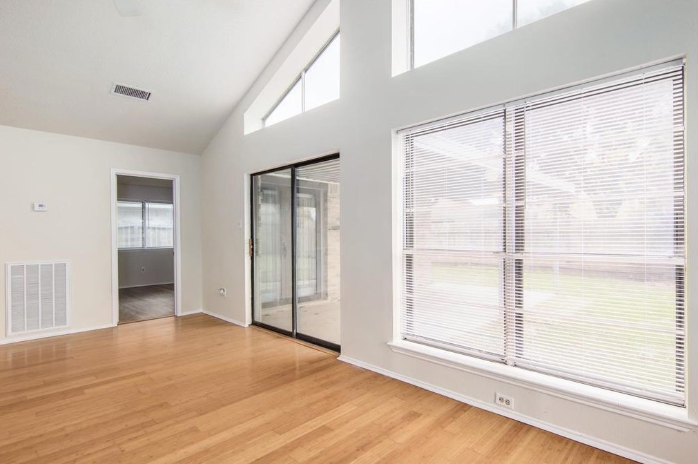 4930 Shadowdale Dr, Houston TX  77041-7875 exterior