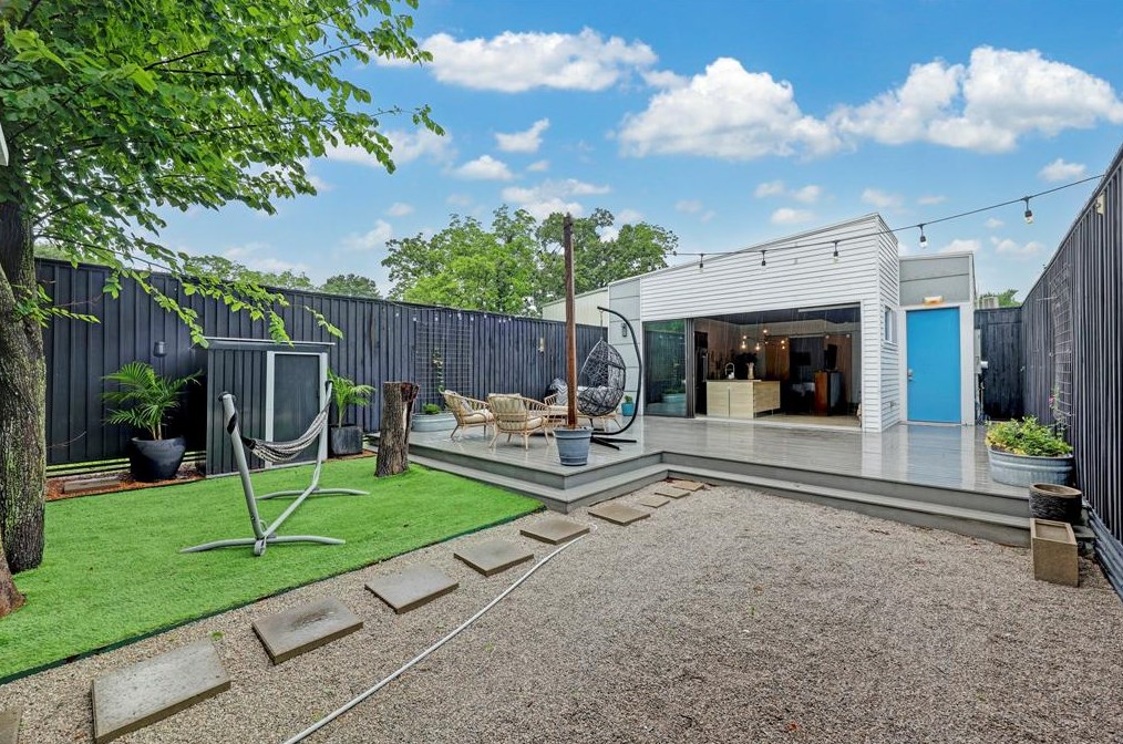 4818 Creekmont Dr, Houston TX  77091-5138 exterior
