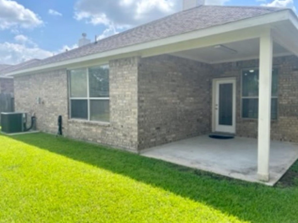 12107 Redbud Brook Trl, Houston TX  77089-2639 exterior