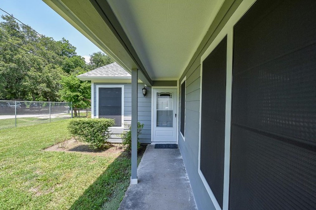 7502 Fawnridge Dr, Houston TX  77028-1320 exterior