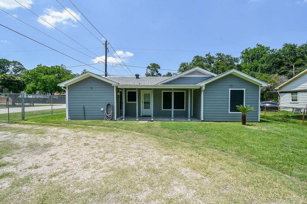 7502 Fawnridge Dr, Houston TX  77028-1320 exterior