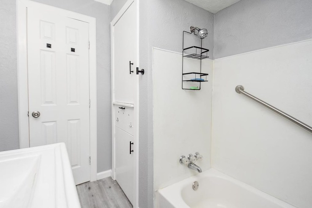 7502 Fawnridge Dr, Houston TX  77028-1320 exterior