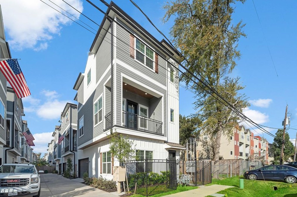 1161 24th St, Houston TX  77008-1713 exterior