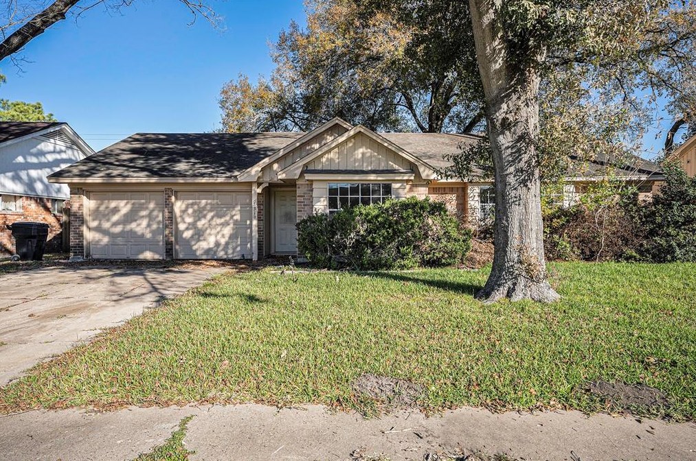 8319 Springtime Ln, Houston TX  77075-4741 exterior