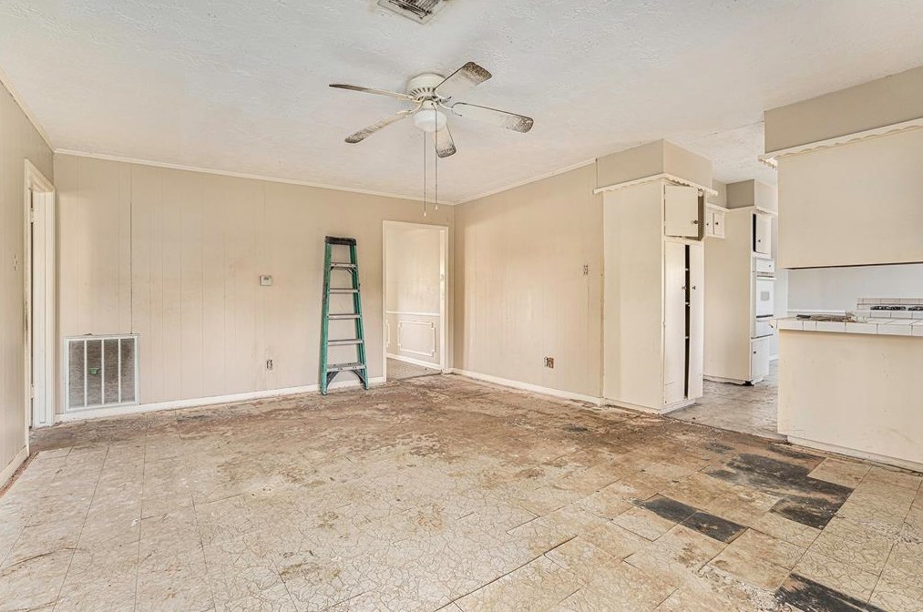 8319 Springtime Ln, Houston TX  77075-4741 exterior