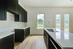 9005 Noel St, Houston, TX 77033 - Photo 3