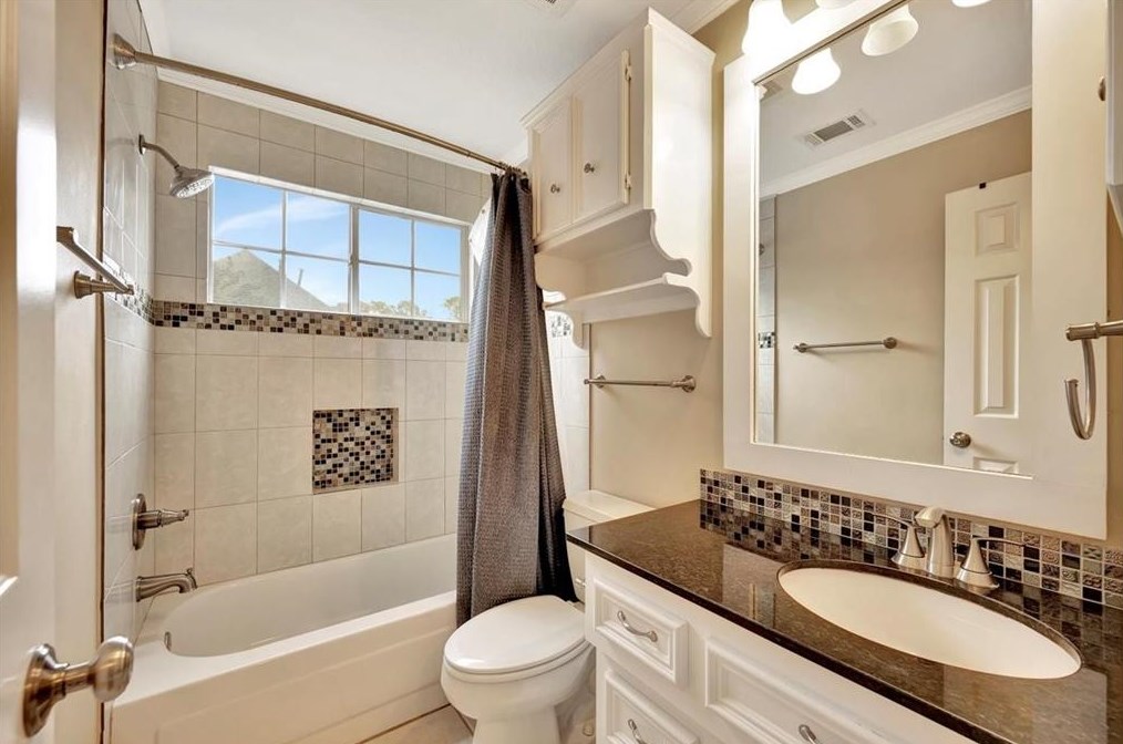 14814 Evergreen Rdg Way, Houston TX  77062-2335 exterior