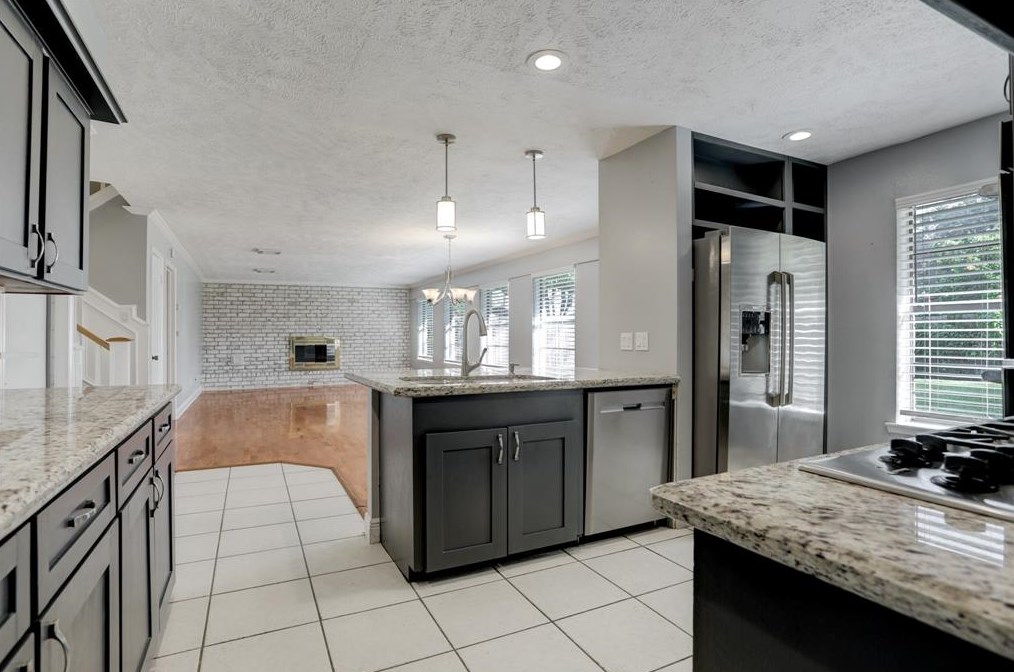 9854 Sageroyal Ln, Houston TX  77089-3528 exterior