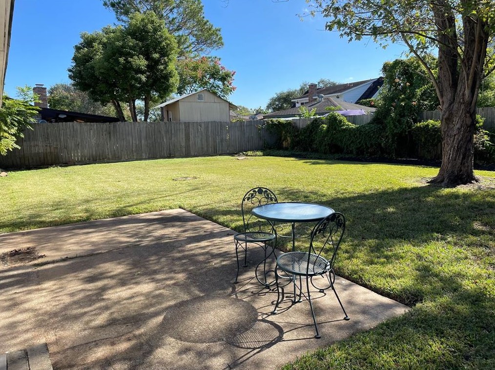 9854 Sageroyal Ln, Houston TX  77089-3528 exterior