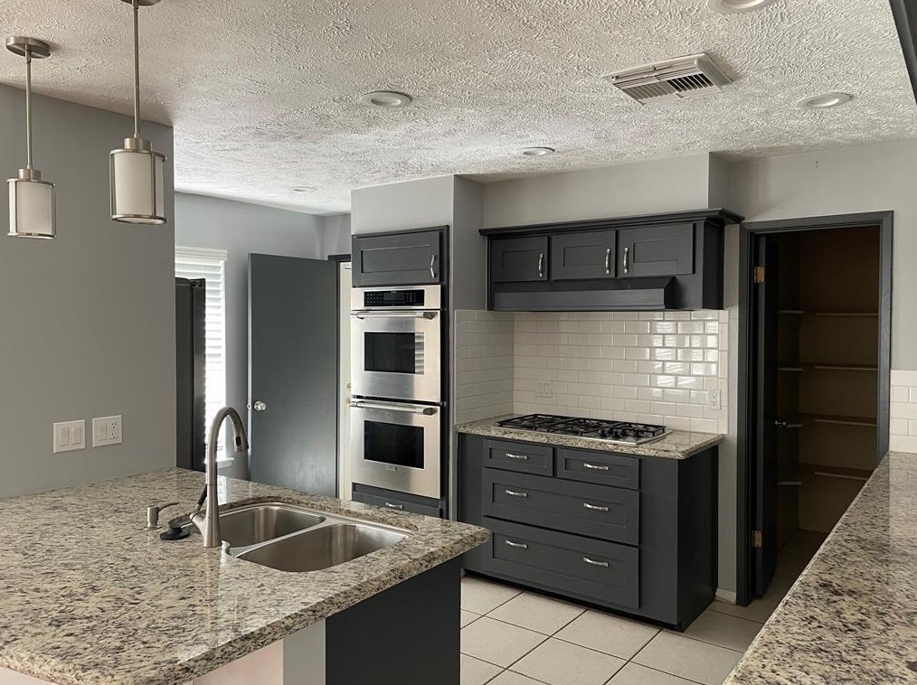 9854 Sageroyal Ln, Houston TX  77089-3527 exterior