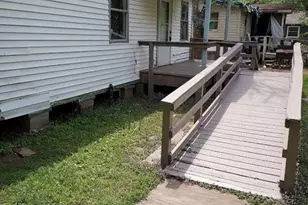 215 Blackshear St, Tomball, TX 77375 - Photo 3