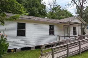 215 Blackshear St, Tomball, TX 77375 - Photo 1