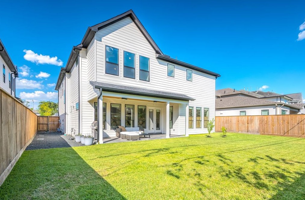 1351 Althea Dr, Houston TX  77018-5232 exterior