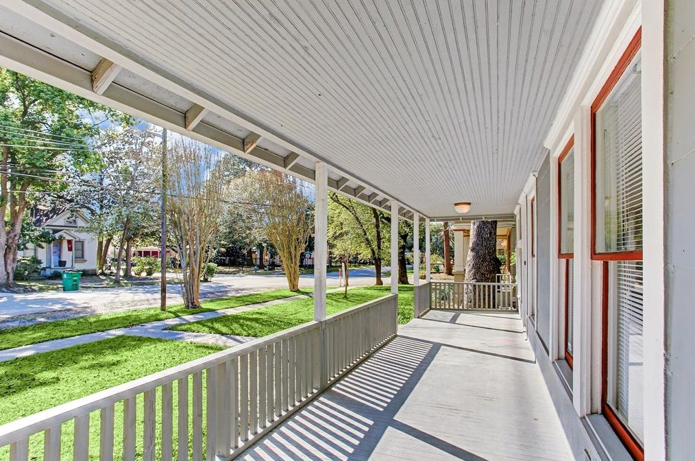 317 13th St, Houston TX  77008-7043 exterior