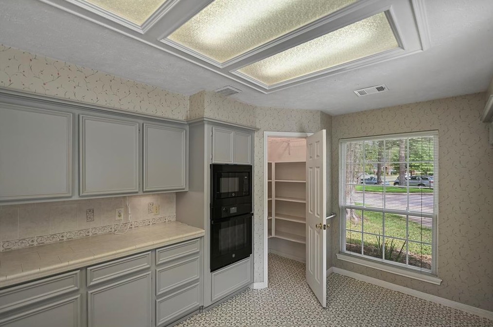 15971 Knl Ldg Dr, Houston TX  77095-1670 exterior