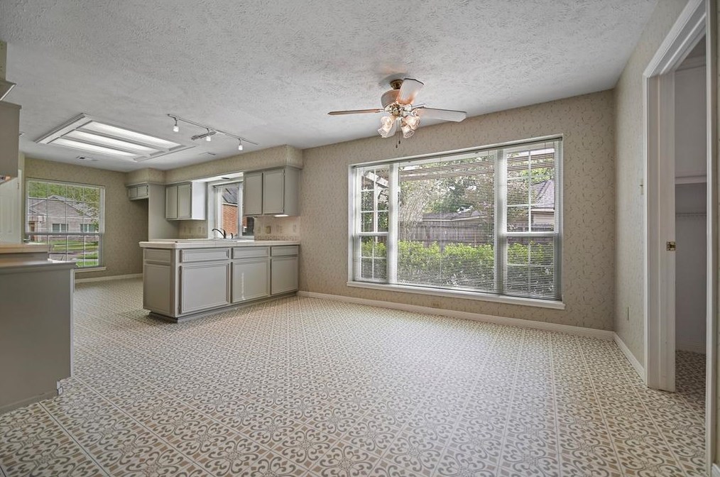 15971 Knl Ldg Dr, Houston TX  77095-1670 exterior